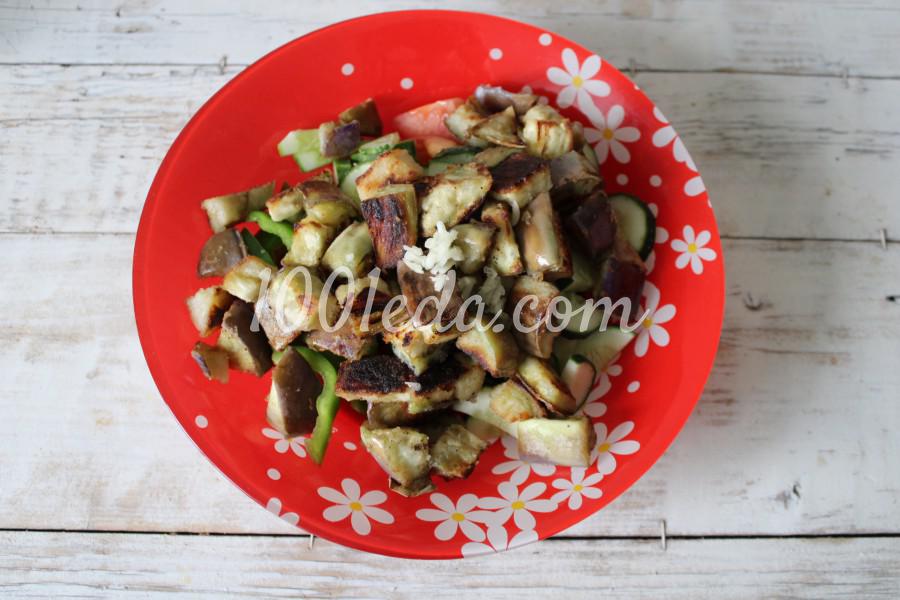 Салат из баклажановых кубиков со свежими овощами: пошаговый с фото - Шаг №9