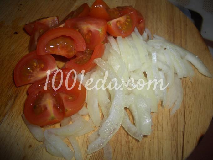 Салат из помидоров и ржаного хлеба по-деревенски