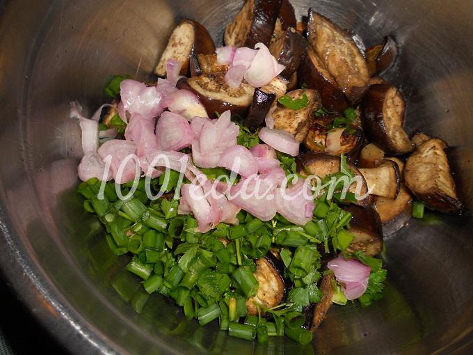 Салат из запеченных баклажан с кукурузой: рецепт с пошаговым фото - Шаг №4