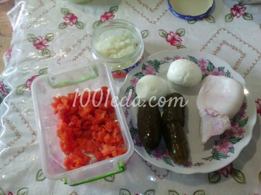 Салат с кальмаром и маринованными огурцами: рецепт с пошаговым фото - Шаг №1