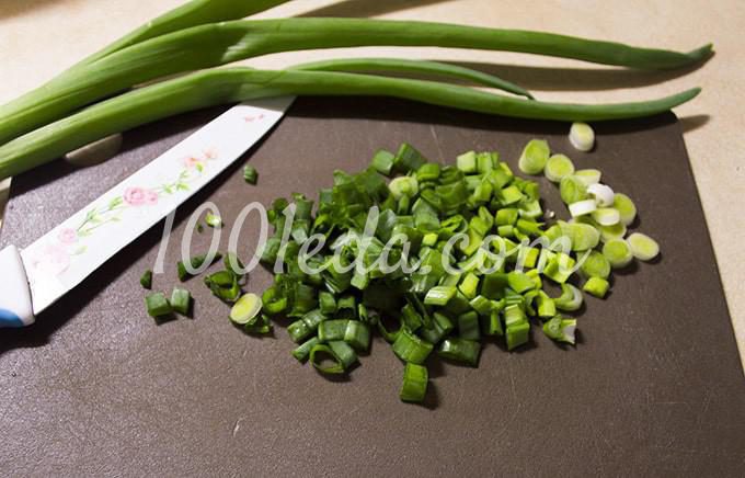 Салат с крабовыми палочками, консервированной кукурузой и свежим огурцом: пошагово с фото - Шаг №6