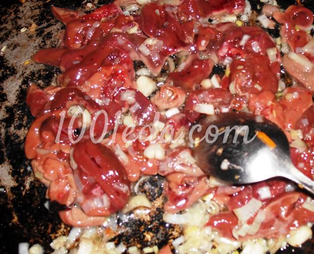 Салат с куриной печенью и грибами: рецепт с пошаговым фото - Шаг №2