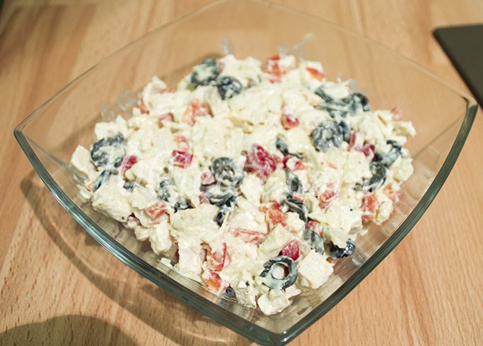 Салат с куриным филе и маслинами Нежный: рецепт с пошаговым фото - Шаг №12