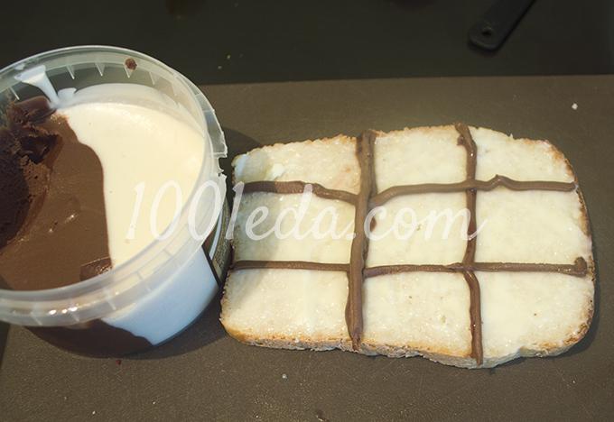Сладкий бутерброд для ребенка Крестики-нолики: рецепт с пошаговым фото - Шаг №3