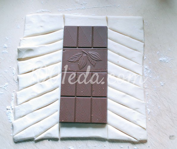 Слойка с шоколадом для сладкоежек больших и маленьких: рецепт с пошаговым фото - Шаг №1
