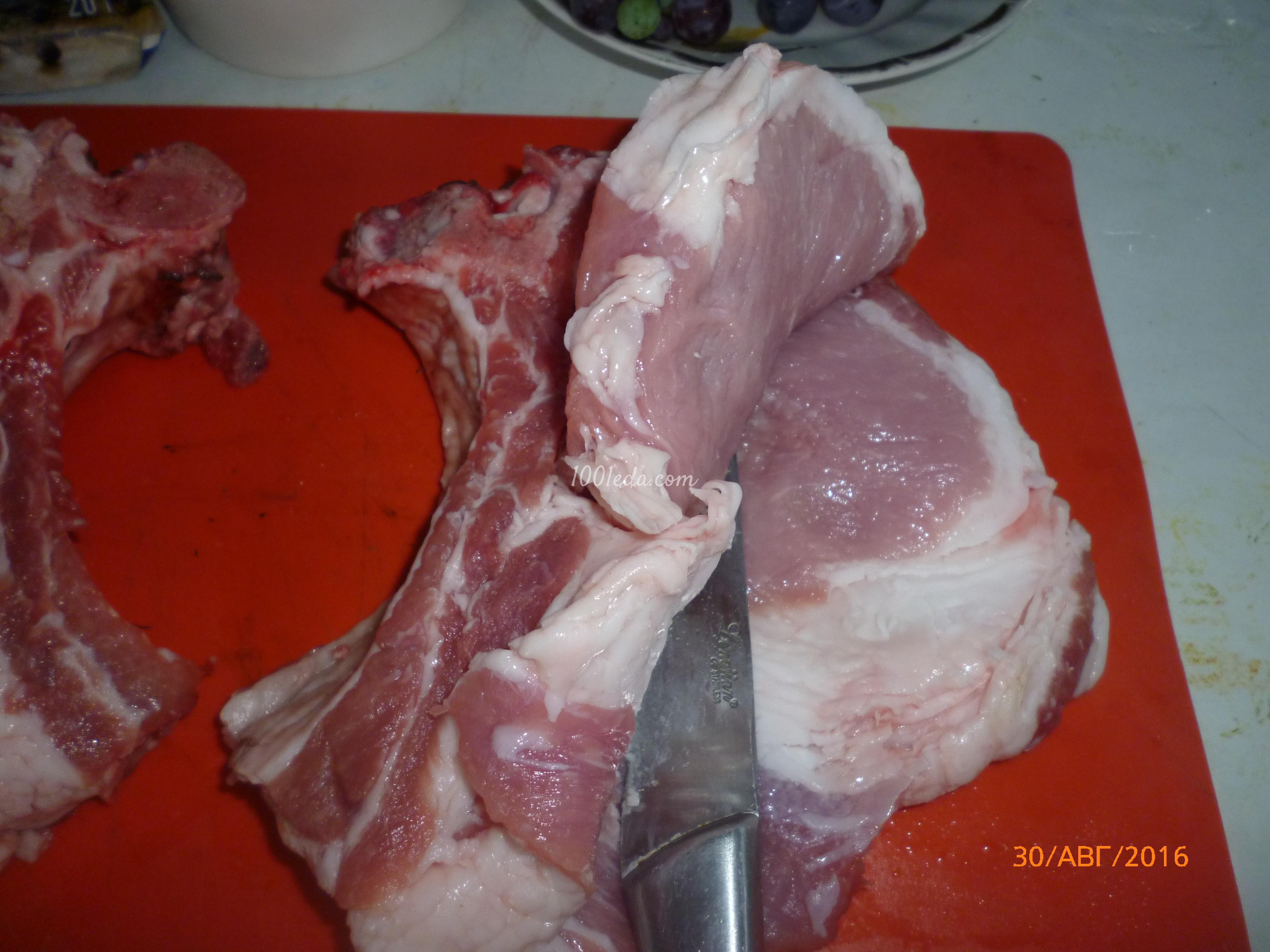Свиной стейк в винограде на решетке барбекю: рецепт с пошаговым фото - Шаг №2