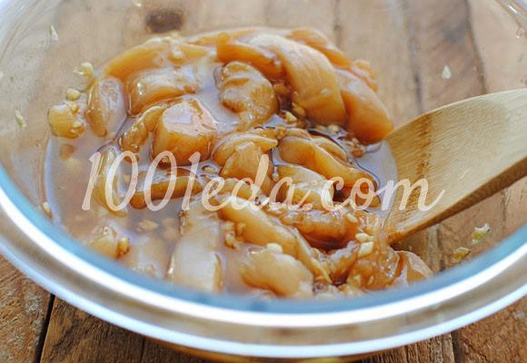 Спринг-роллы с курицей и чесноком: рецепт с пошаговым фото - Шаг №2 Спринг-роллы с курицей и чесноком: рецепт с пошаговым фото - Шаг №2