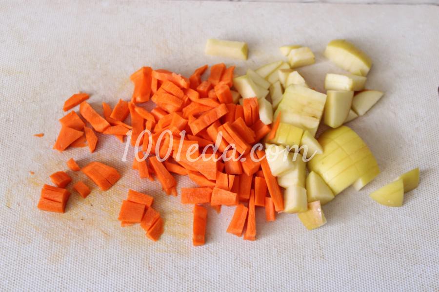 Весенний салат из сельдерея, яблока и моркови: пошаговый с фото - Шаг №3