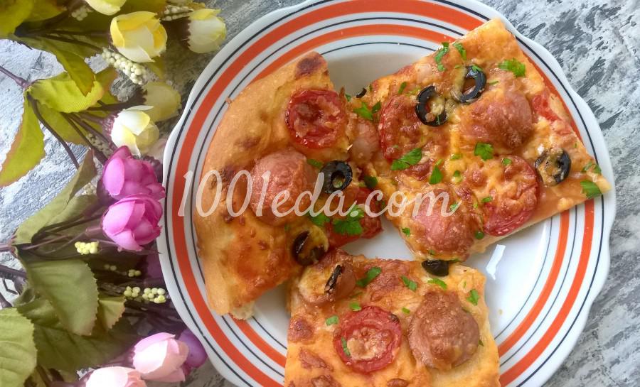 Пицца с колбасками и оливками