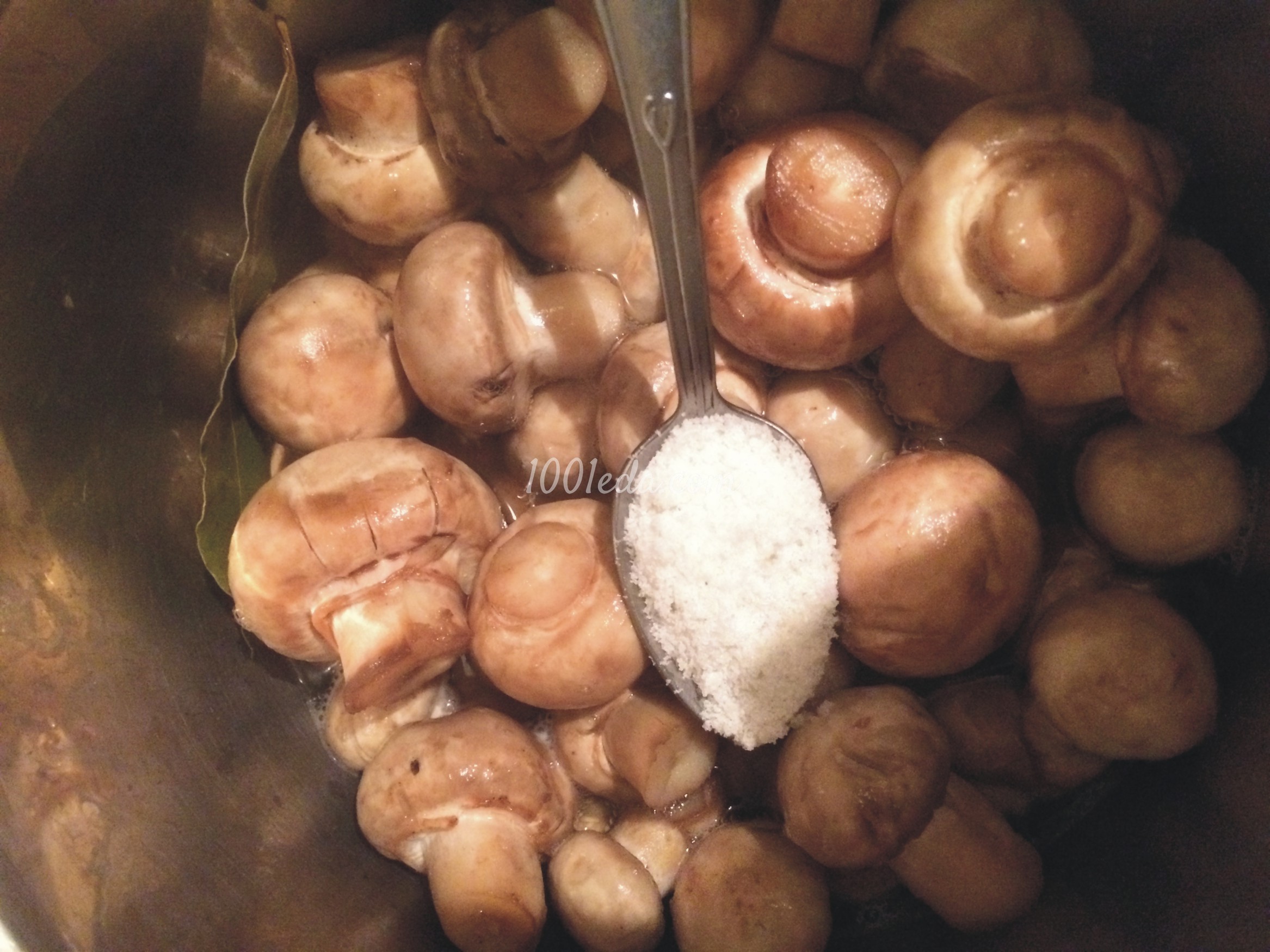 Хрустящие маринованные грибочки: рецепт с пошаговым фото - Шаг №3