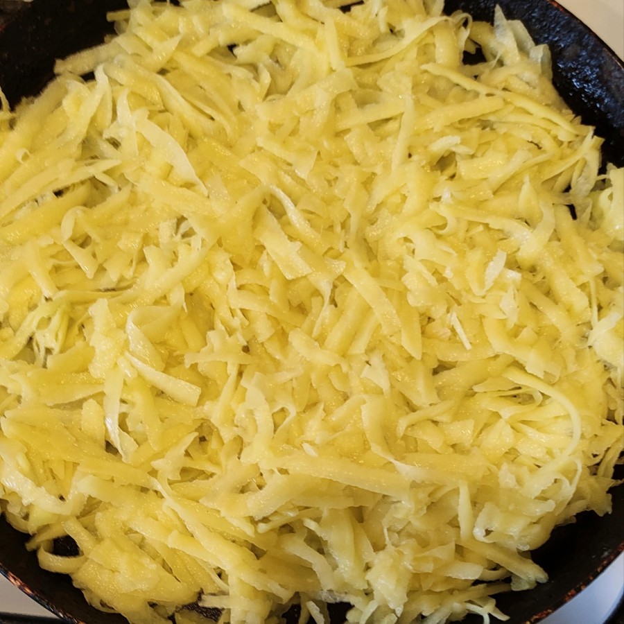 Хрустящий картофельный драник без яиц, муки и прочего: пошаговый с фото - Шаг №3