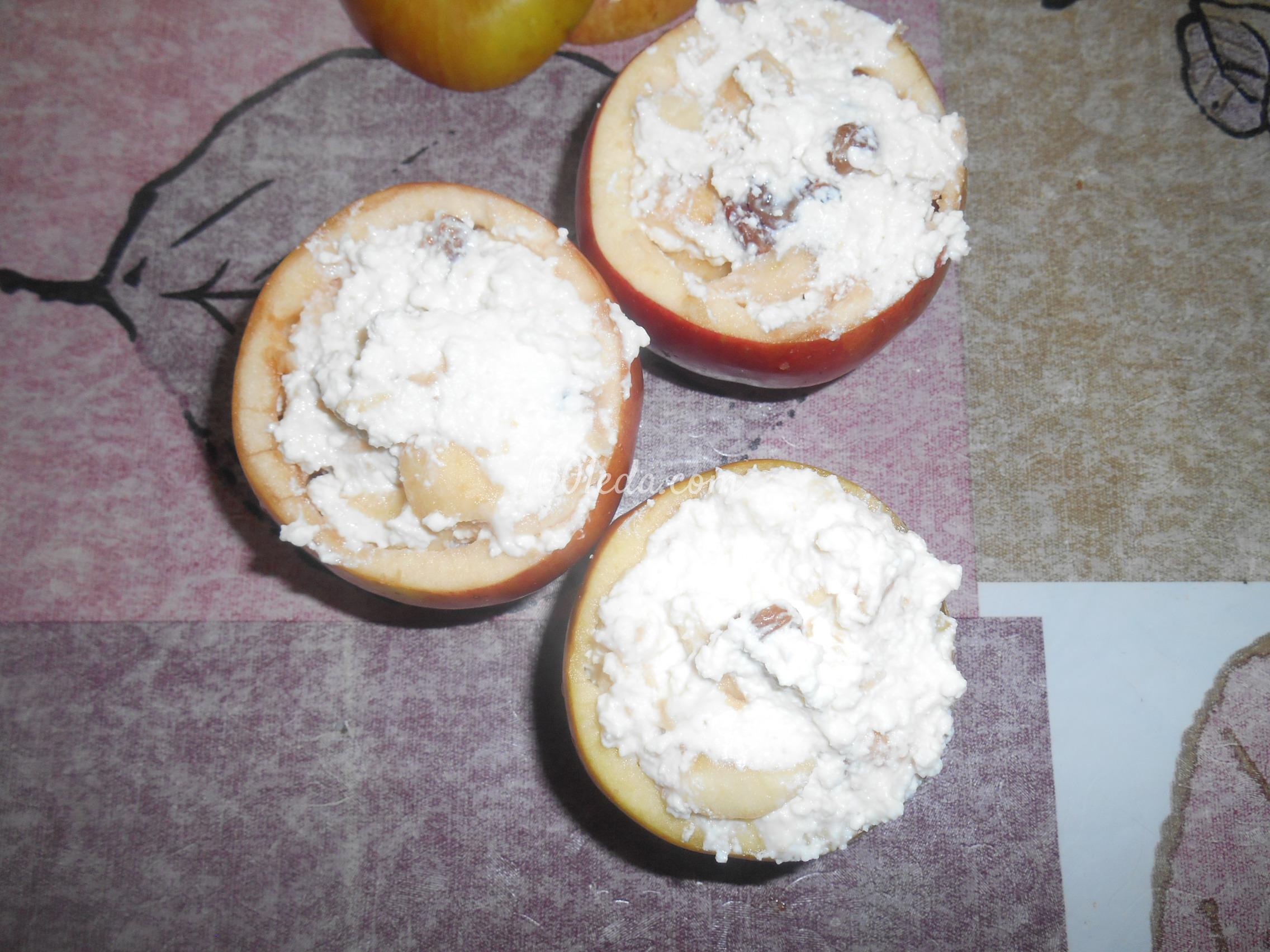 Яблоки с творогом и изюмом в духовке: рецепт с пошаговым фото - Шаг №5