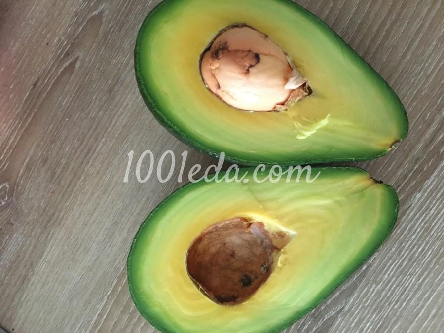 Яичница с беконом в авокадо: рецепт с пошаговым фото - Шаг №1
