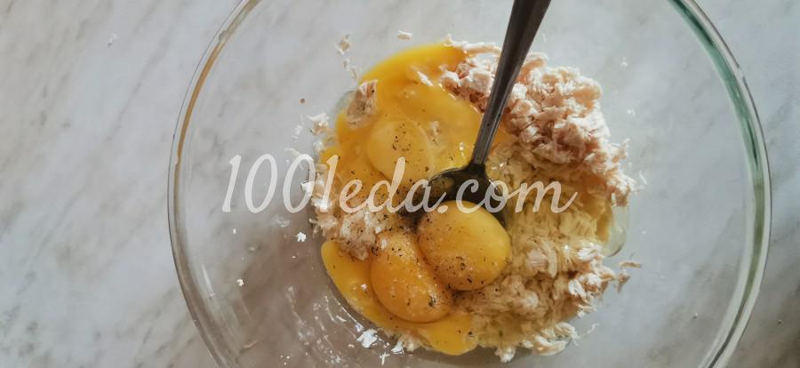 Яичные блинчики с мясом куриной грудки и томатами: пошаговое фото - Шаг №3 Яичные блинчики с мясом куриной грудки и томатами: пошаговое фото - Шаг №3
