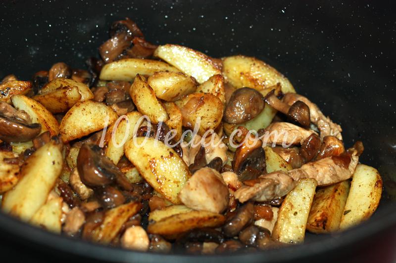 Жареная картошка с мясом и грибами под сыром с зеленью: рецепт с пошаговым фото - Шаг №3