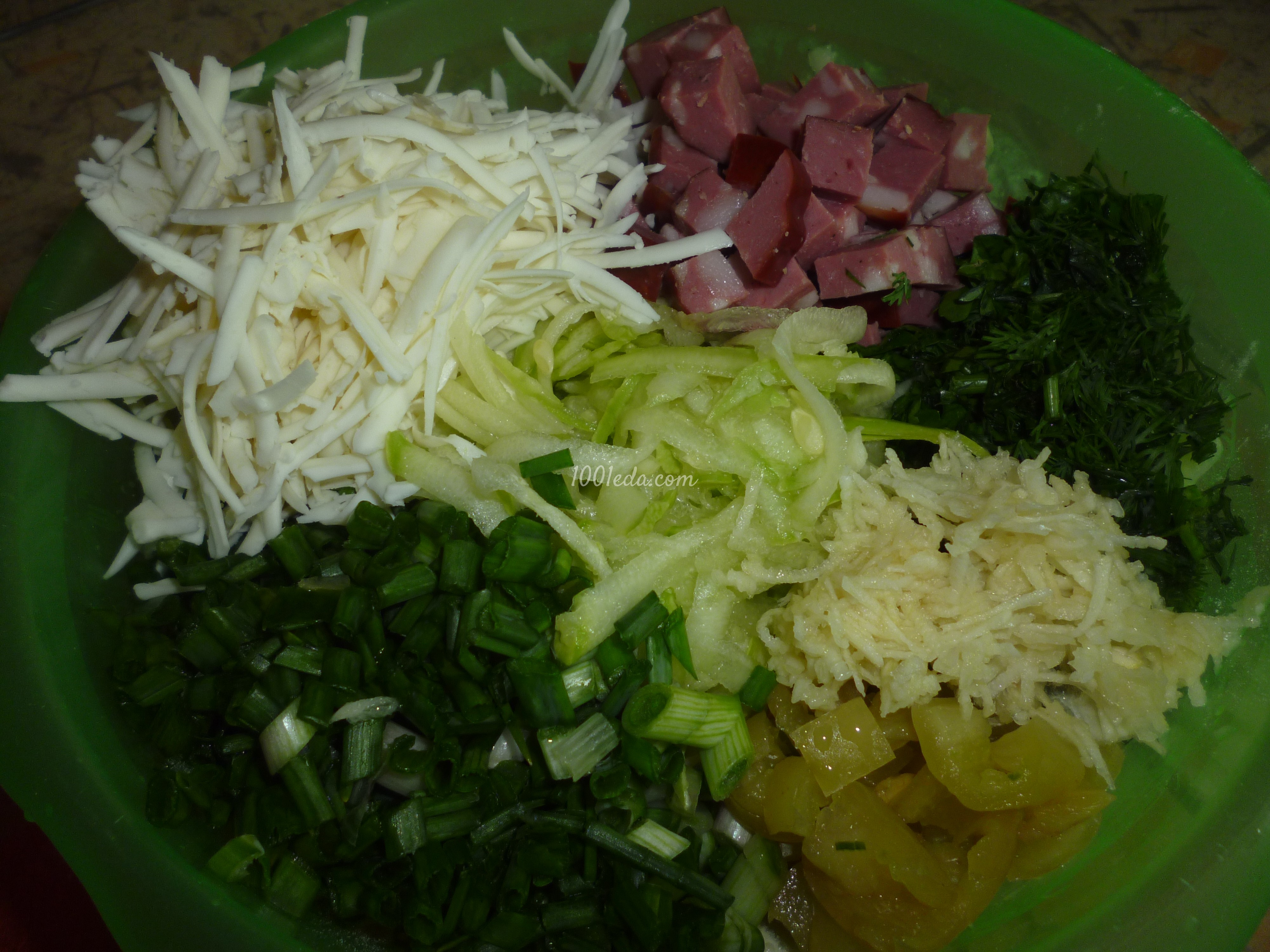 Закуска из кабачков, копченой колбасы и плавленого сыра в духовке: рецепт с пошаговым фото