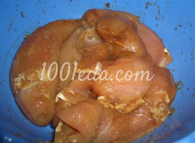 Запеченное в фольге куриное филе для салата: рецепт с пошаговым фото - Шаг №1
