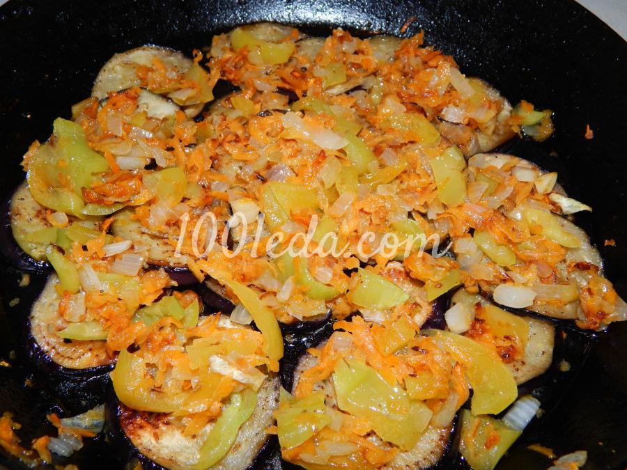 Запеченные бутербродики из баклажана с овощной зажаркой и сыром: рецепт с пошаговым фото - Шаг №7