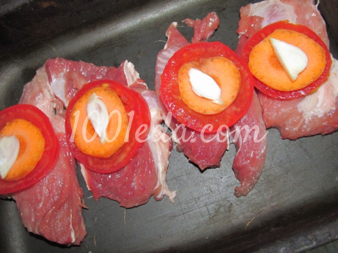 Свиная нарезка, запеченная с овощами: рецепт с пошаговым фото - Шаг №2
