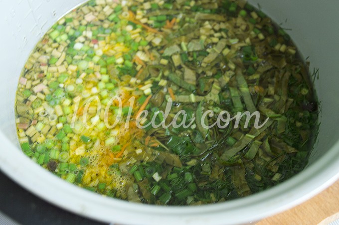 Зеленый суп с яйцом пашот в мультиварке: рецепт с пошаговым фото - Шаг №16