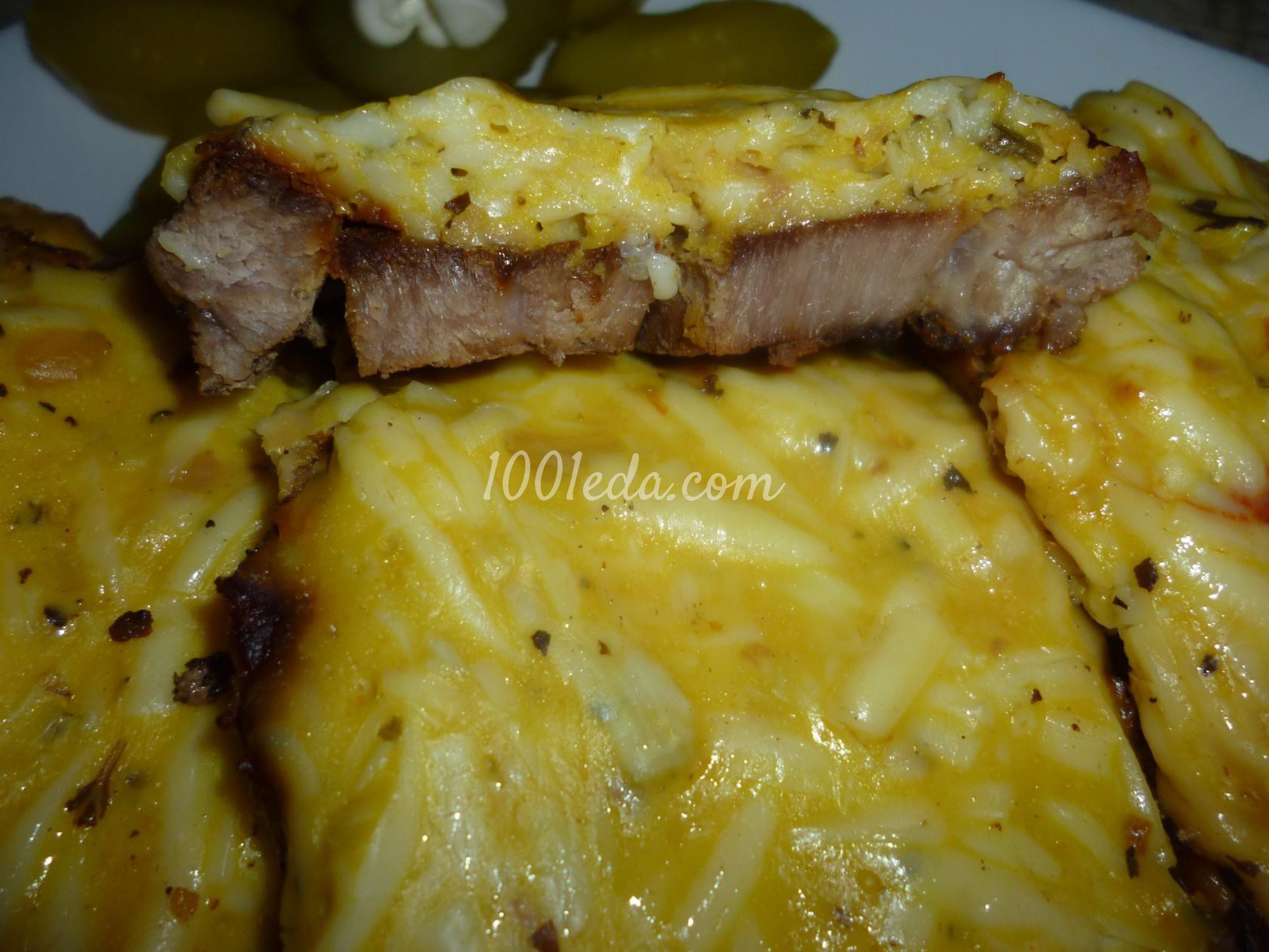 Мясо под яично-плавленой кофточкой: рецепт с пошаговым фото