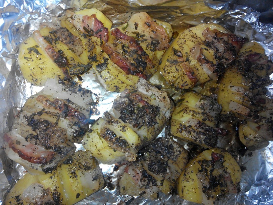 Ароматная картошка в духовке с салом: рецепт с пошаговым фото