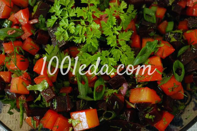 Салат из свеклы и моркови с зеленью