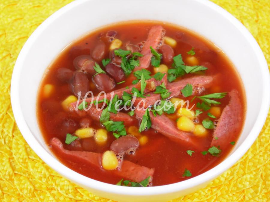 Томатный суп с салями, фасолью и кукурузой