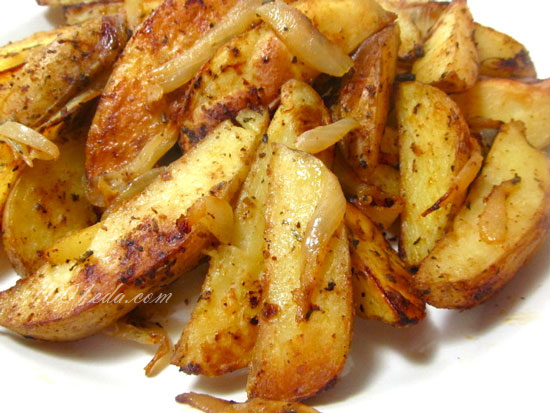 Жареная картошка с луком и сливочным маслом