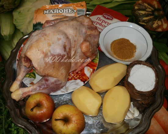 Курица с картофелем и яблоками в мультиварке