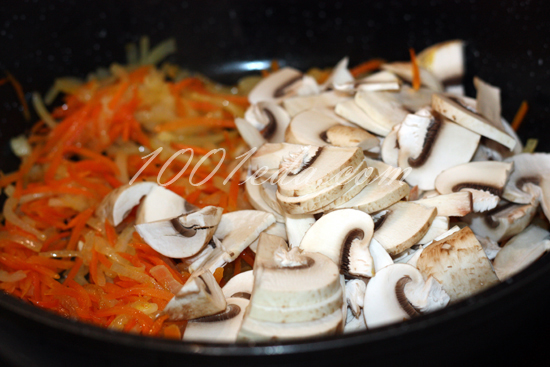 Пикантная рисовая лапша с соусом Пад Тай (Pad Thai) и грибами