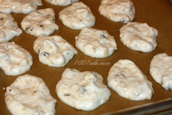 Белковое печенье с орехами и изюмом: рецепт в пошаговым фото