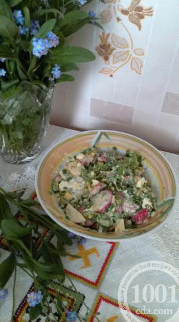 Салат листовой со сметаной