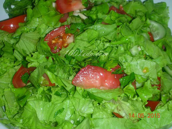 Салат из помидоров с зеленью