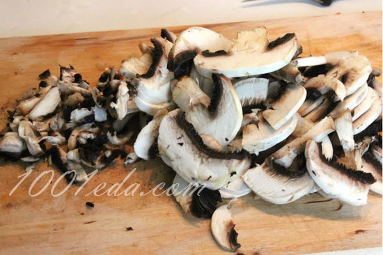 Омлет с грибами и шашлычками-капрезе