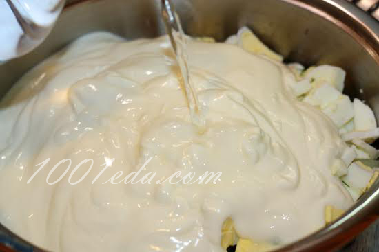 Освежающая окрошка на сметане с редисом и молодым картофелем: рецепт с пошаговым фото