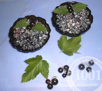 Ирга и чёрная смородина со сливками: рецепт с пошаговым фото