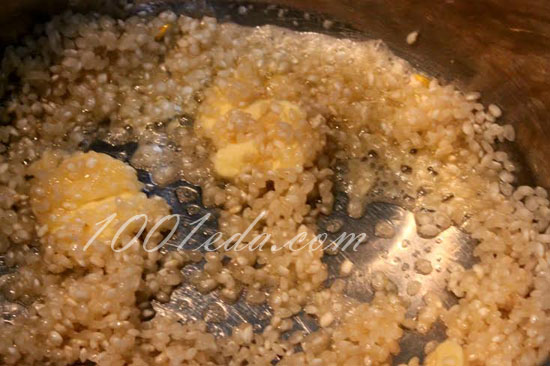 Каша рисовая молочная с карамелизированными персиками