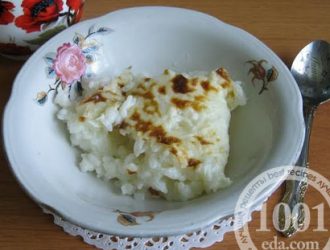 Молочная рисовая каша в духовке