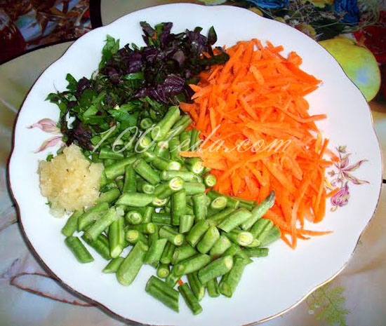 Салат из баклажан и спаржей Вигна