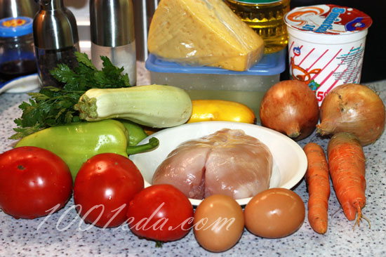 Овощи с куриной грудкой, брынзой и яйцом, запеченные в горшочках: рецепт с пошаговыми фото