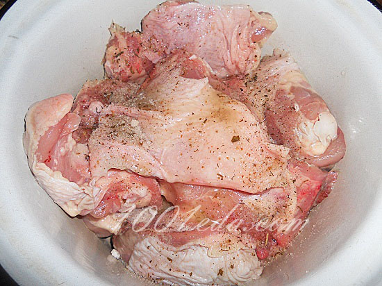 Жареные куриные бедра в мультиварке, маринованные в квасе и лимоном сиропе: рецепт с пошаговым фото