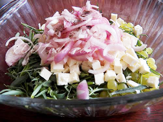 Итальянский салат с виноградом, сыром и тархуном: рецепт с пошаговым фото
