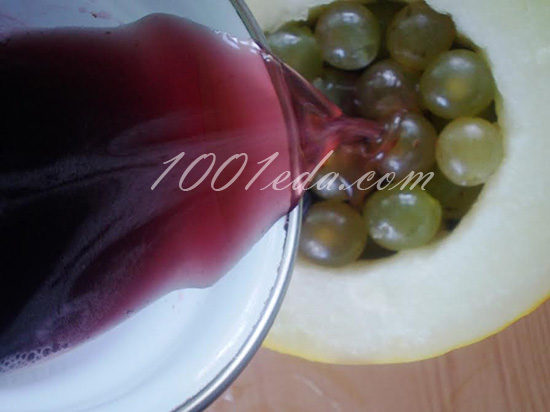 Десерт Виноград в дыне: рецепт с пошаговым фото