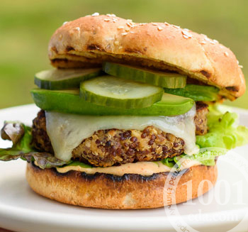 Вегетарианский чизбургер с котлетой из кеноа: рецепт с пошаговыми фото