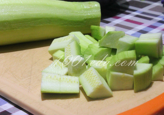 курица с кабачками в микроволновке. 410 04 09 2015 13587. курица с кабачками в микроволновке фото. курица с кабачками в микроволновке-410 04 09 2015 13587. картинка курица с кабачками в микроволновке. картинка 410 04 09 2015 13587. Я не большой любитель кабачков, но иногда все же готовлю их себе, так как блюда из кабачков полезные и легкие.