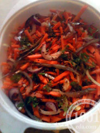 Салат по-корейски с морковью и хамсой
