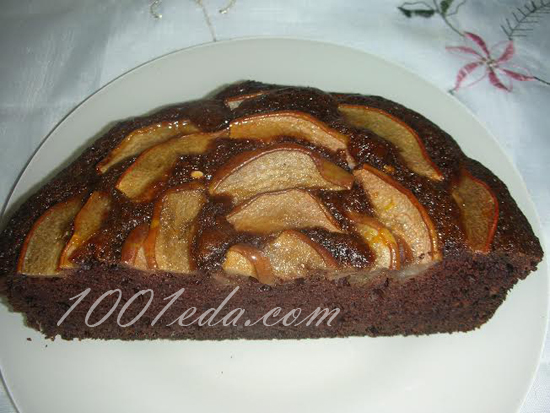 Шоколадный пирог с грушами