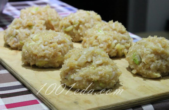 Куриные шарики с рисом и сыром в свч