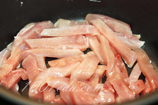Куриное филе в сливочносоевом соусе с кукурузой, горошком и фасолью в мультиварке: рецепт с пошаговыми фото